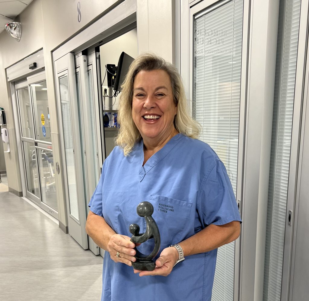 Roxanne Molin-Rietveld receives DAISY Award for outstanding